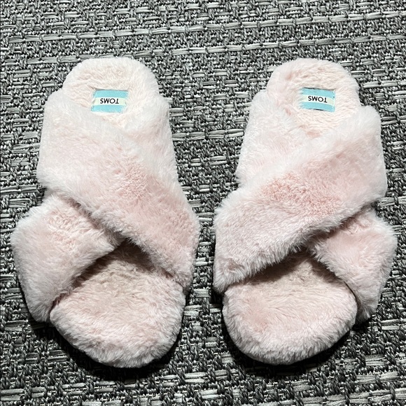 Toms | Pink Fuzzy Slippers - Picture 1 of 7